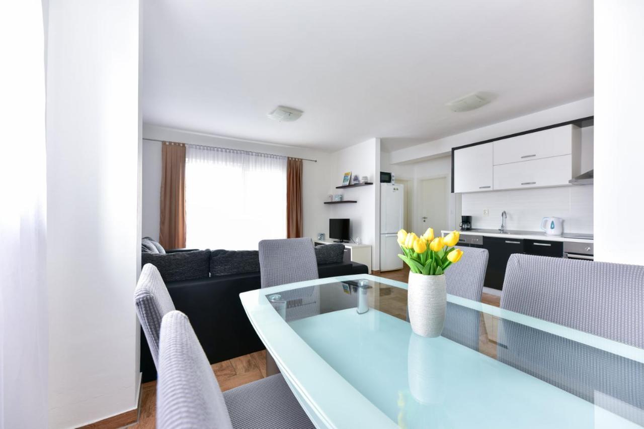 Apartments Villa Visnjik Zara Esterno foto