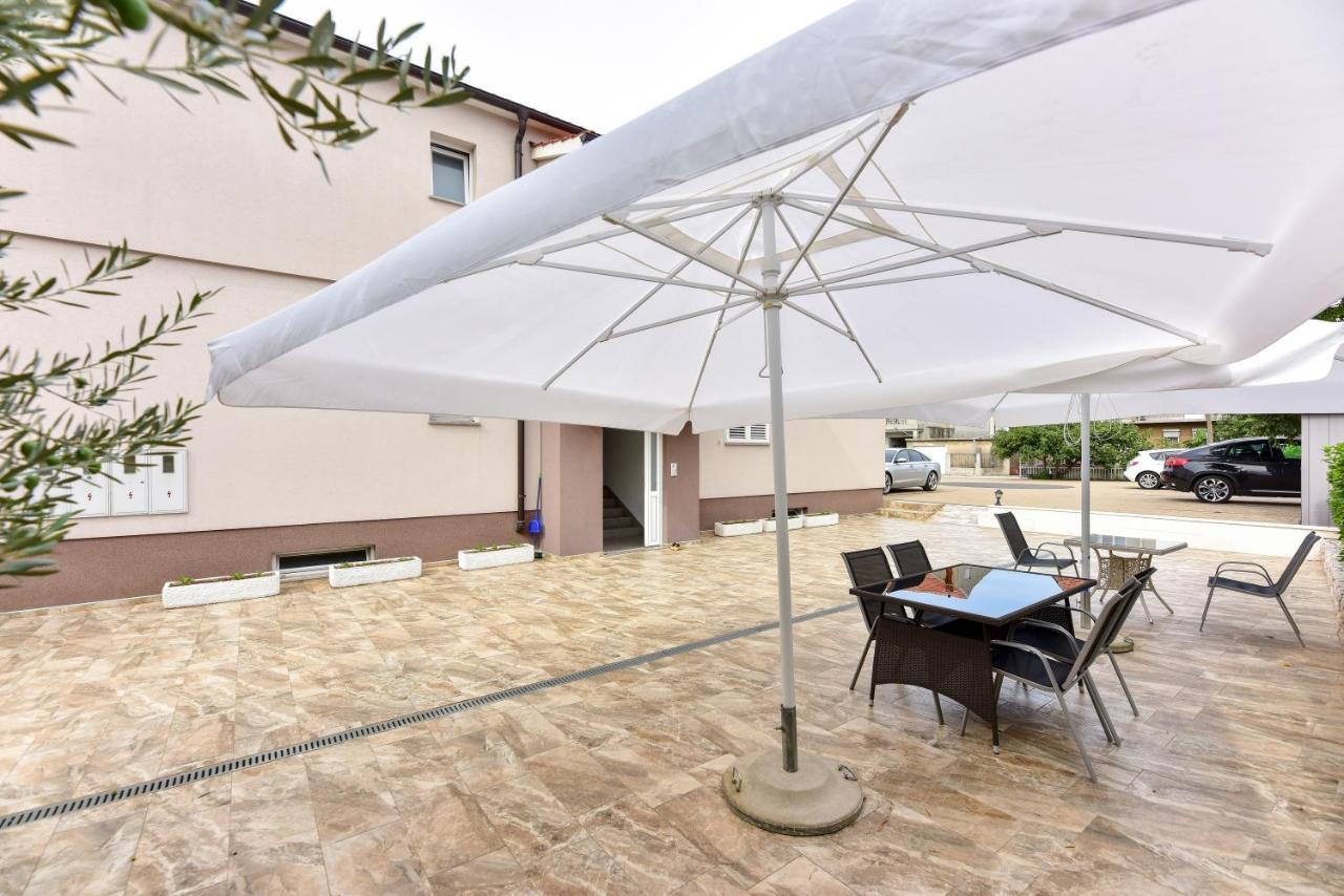Apartments Villa Visnjik Zara Esterno foto